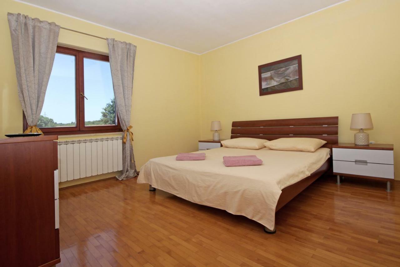 Apartments Mirna Pula Exterior foto